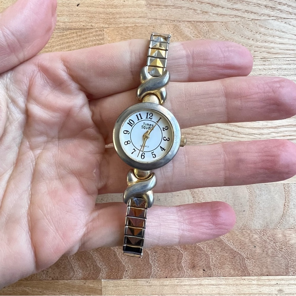 Vintage Times Square ladies two tone watch NEW BATTERY